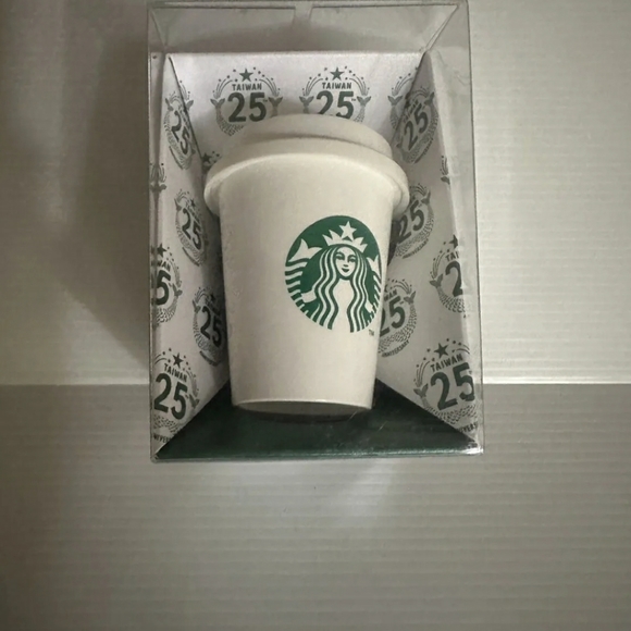 Starbucks Taiwan 25th Anniversary Ornament Cup Keychain 2023 - Picture 4 of 7